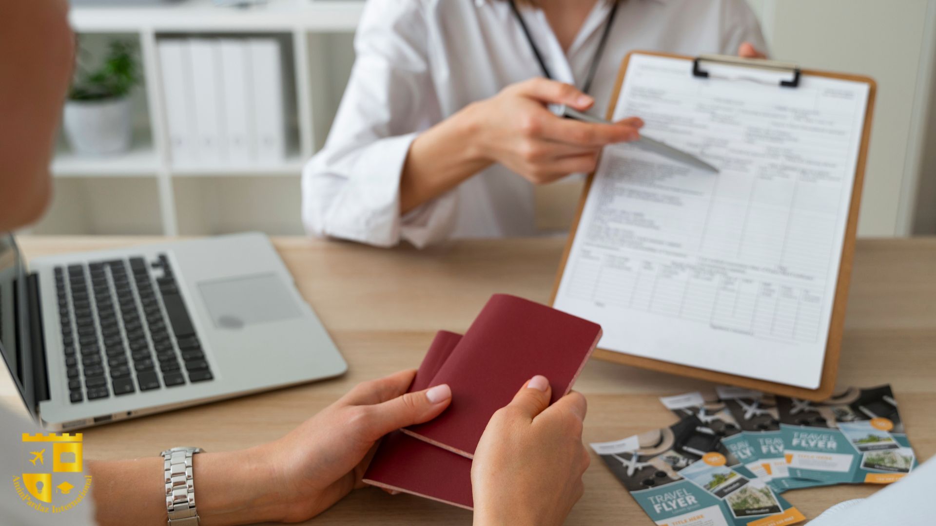 راهنمای کامل مهاجرت به کانادا از طریق کار در سال ۲۰۲۶: بهترین مسیرها، تغییرات جدید و نکات طلایی موفقیت